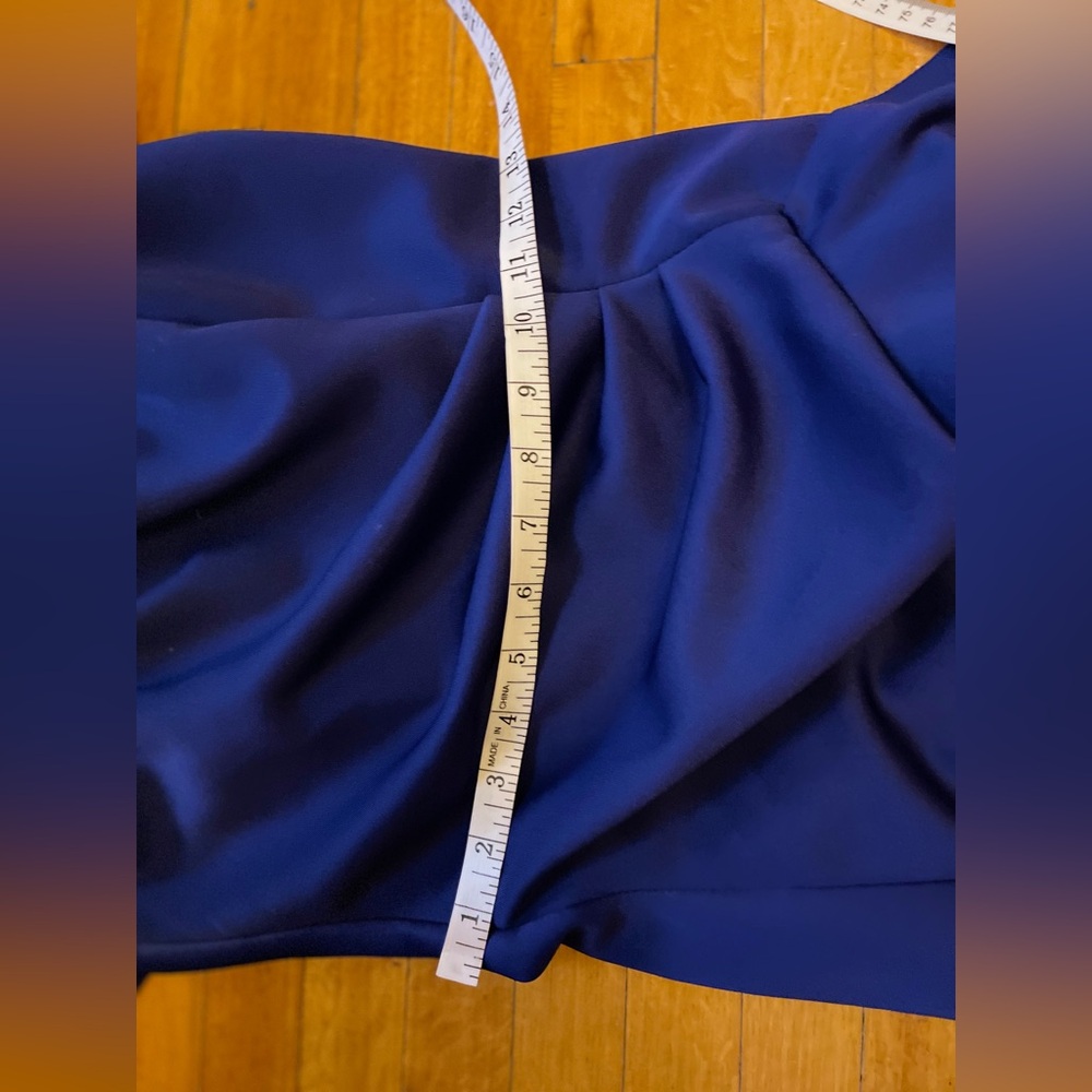 Gown - Picture 6 of 6